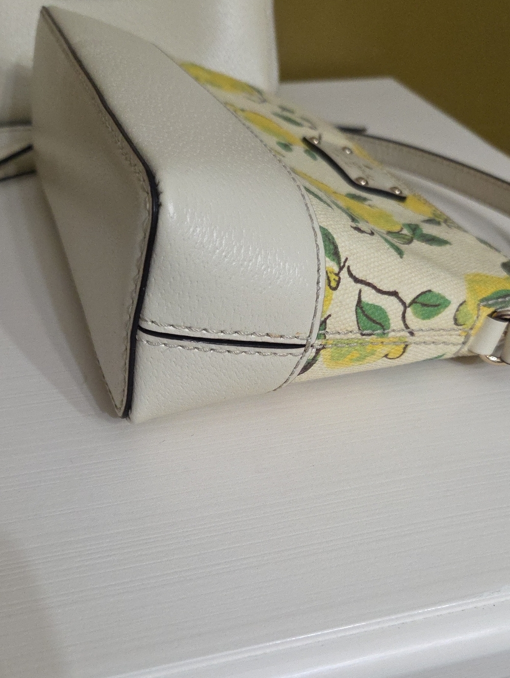 NWOT kate spade Cream Lemon-Print Crossbody - Picture 5 of 14